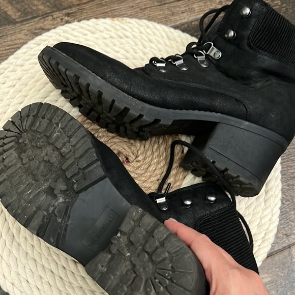 White Mountain ankle boots black suede with a slight heel - Picture 8 of 8